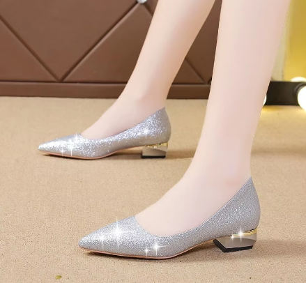 Sieviešu zemi eleganti apavi no modora.lv Sieviešu zemi eleganti apavi no modora.lv