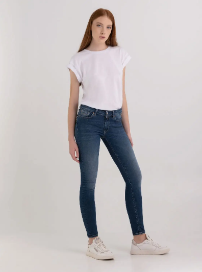 Sieviešu “Skinny Fit” džinsi no Modora.lv Sieviešu “Skinny Fit” džinsi no Modora.lv