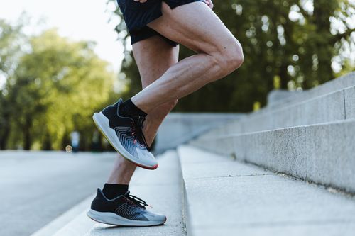 Oriģināli vīriešu sporta apavi 10